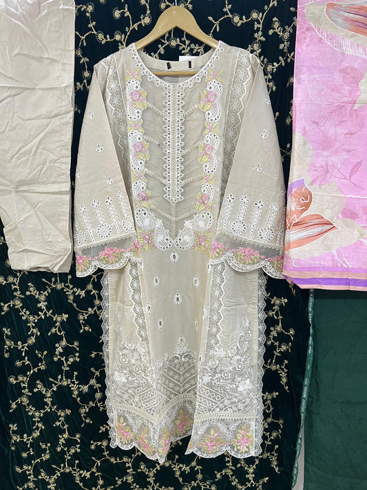 ZOYA AHMAD SIGNATURE CHIKANKARI -09