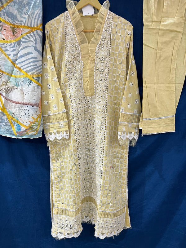 IRHA ZIA ADAN LIBAS- 66