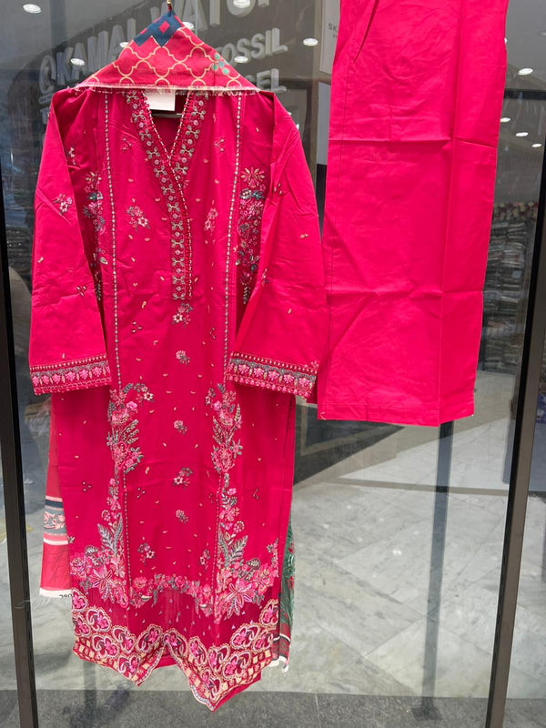 SIERRA ZOYA AHMAD -08