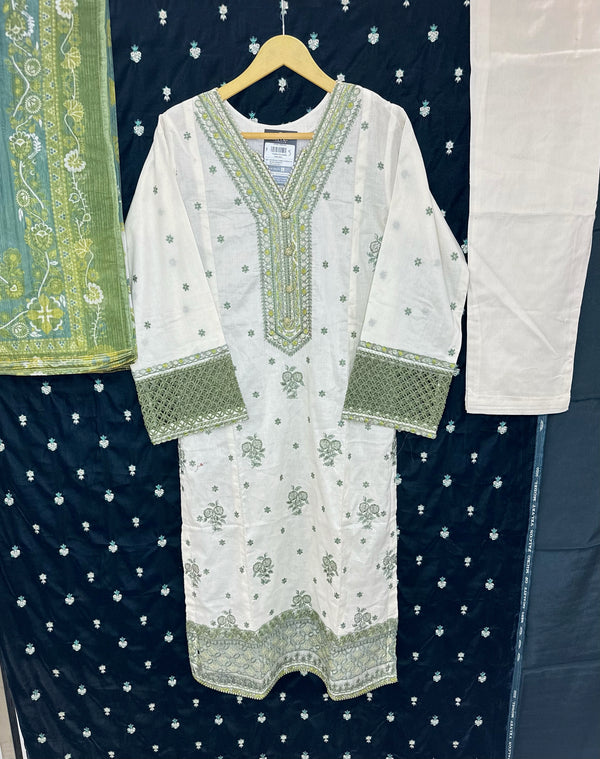 TEHWAR ZOYA AHMAD- 16