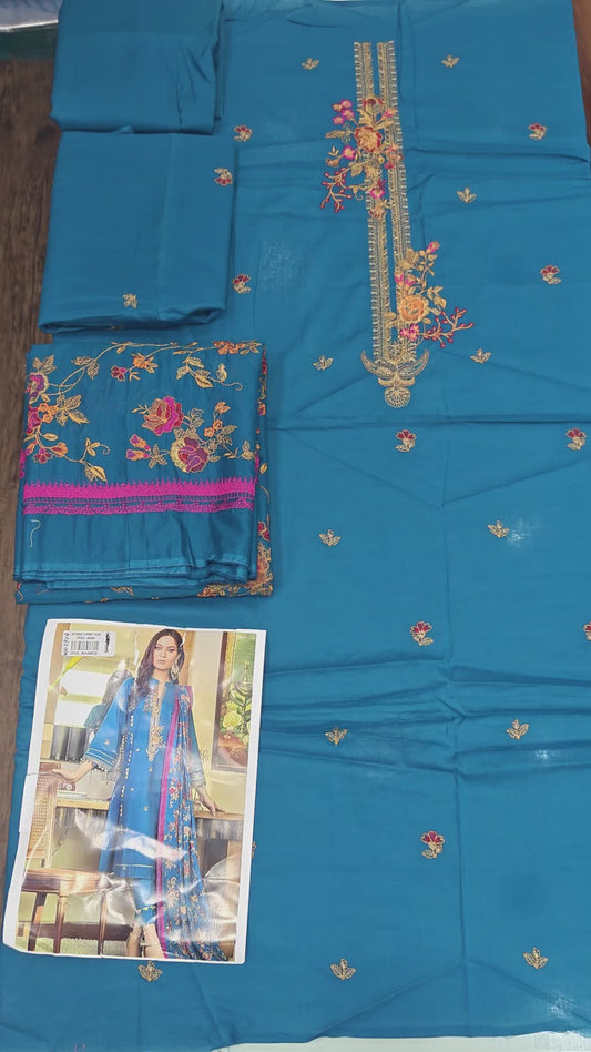 GUL AHMED LUXURY LAWN D-01