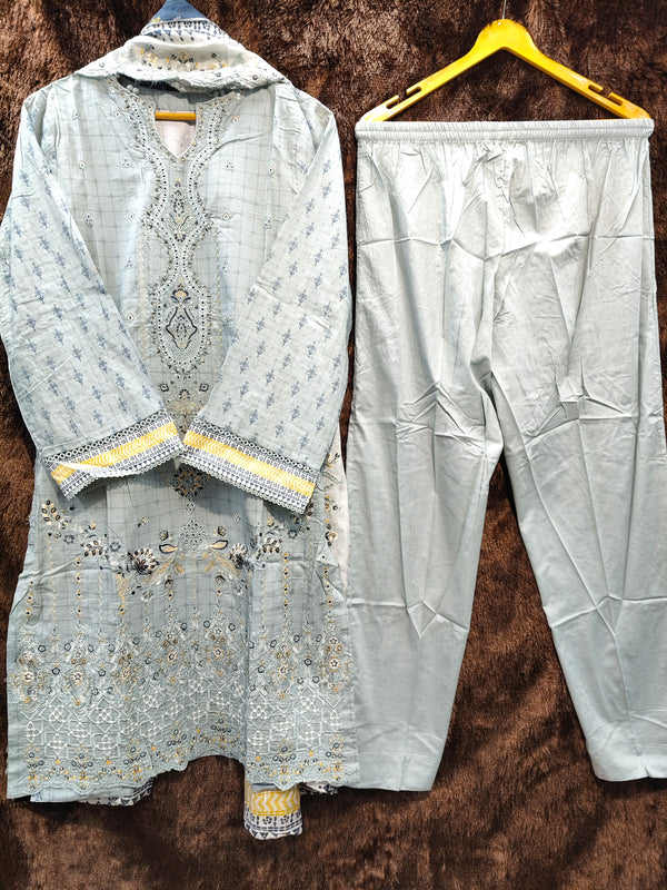 IZZA BY TAWAKKAL PREMIUM LAWN | D-05