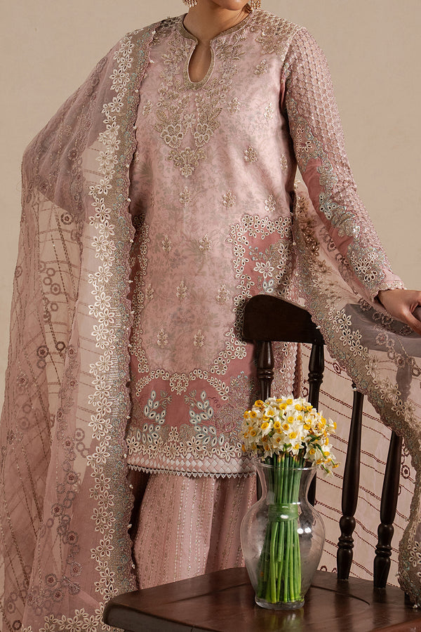 QURBAT BY AYZEL UJN-STITCHED 3PC | Silsila
