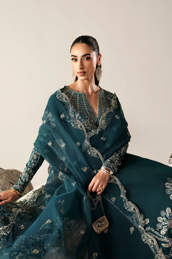 Serein Luxe Silk emaan adeel-STARLIGHT SWAY